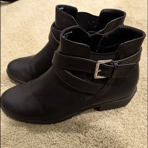 Time Tru ankle boots